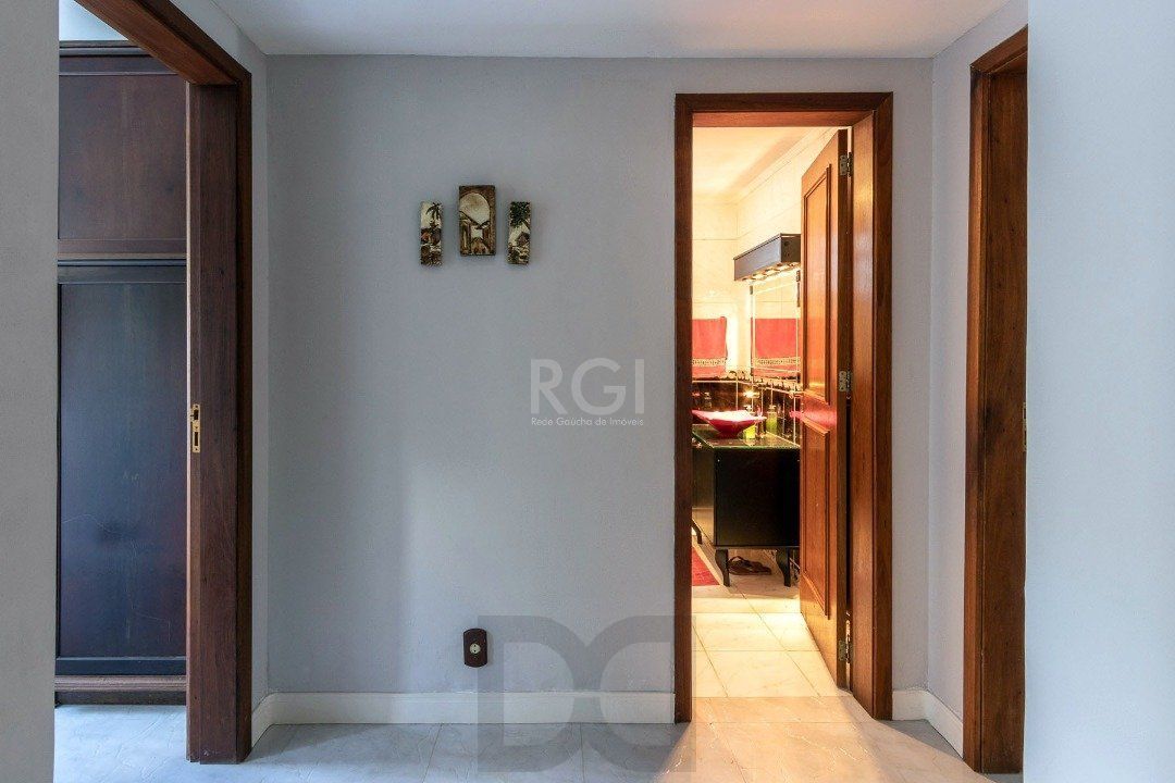 Casa para Venda - 451.63m², 5 dormitórios, sendo 1 suites, 4 vagas - Cristal — foto 12