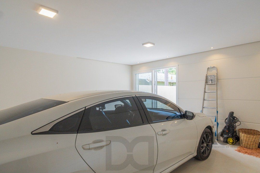 Casa semimobiliada e possui 3 suítes (sendo 1 delas master com closet e hidro) — foto 51