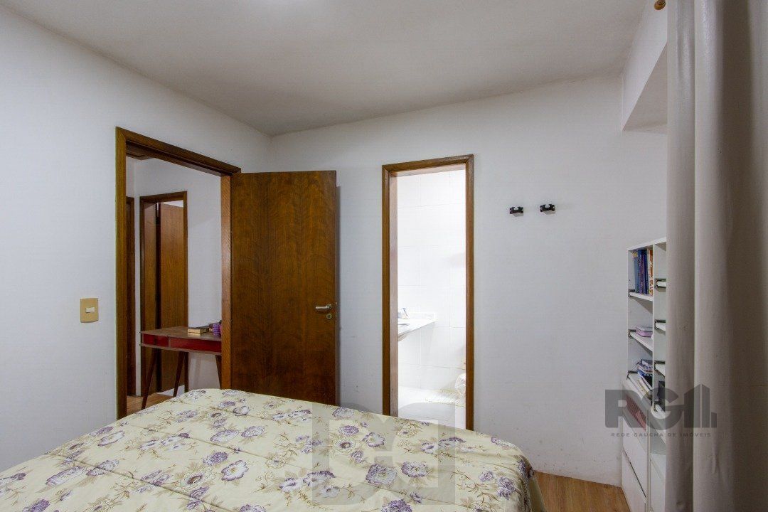 Excelente oportunidade de casa à venda em condomínio fechado no Reserva Guarujá, localizado na Avenida da Serraria em Porto Alegre. — foto 31