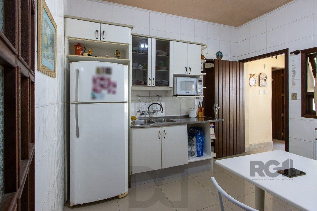 Casa para Venda - 300m², 3 dormitórios, sendo 1 suites, 4 vagas - Nonoai — foto 14