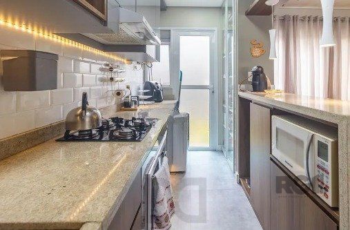 Casa impecável e mobiliada, com 3 niveis, possui 3 dormitórios sendo 1 suíte, 4 banheiros — foto 11