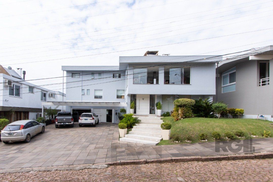 Casa em condominio . com 6 suites, sendo 3 suítes master com closet e hidro. — foto 1