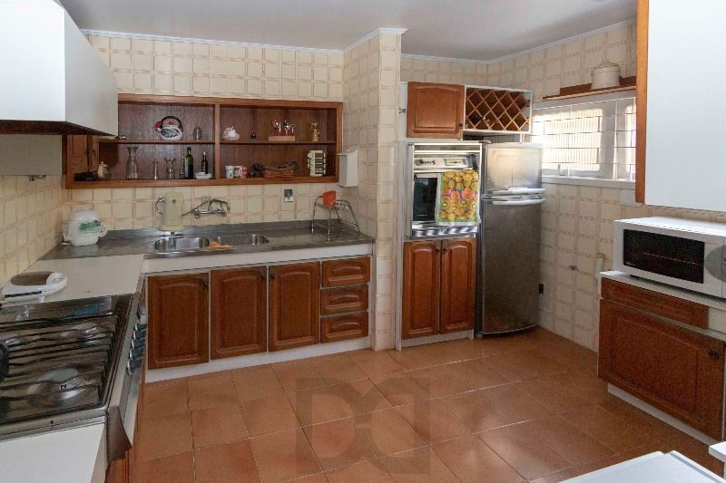 Casa para Venda - 420m², 5 dormitórios, sendo 2 suites, 6 vagas - Nonoai — foto 12