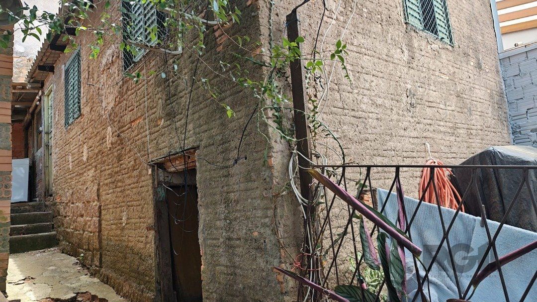 terreno irregular com frente de 1.50m e por 21.50 — foto 1