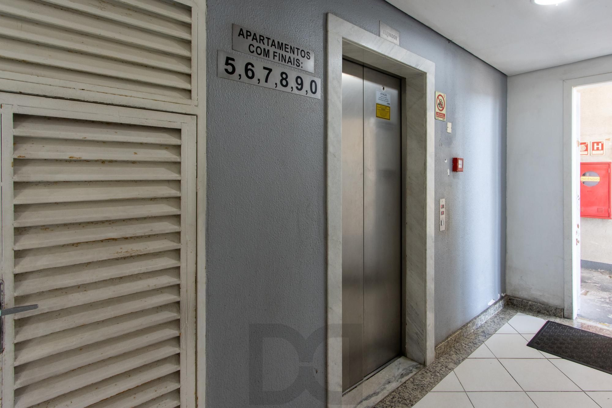 Apartamento de 2 dormitórios, para venda no bairro Teresópolis. — foto 36
