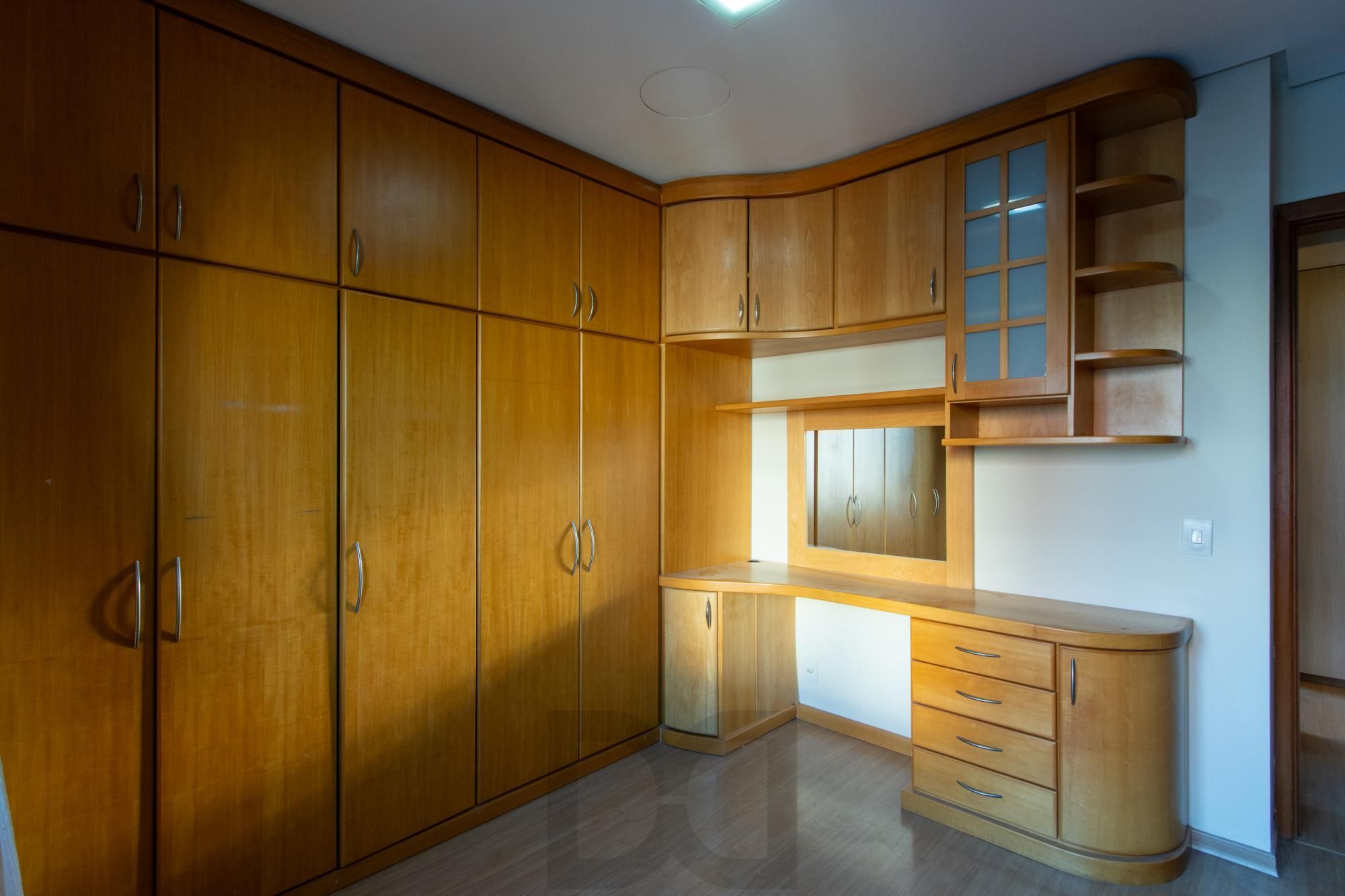 COBERTURA 2 QUARTOS, 2 VAGAS INDIVIDUAIS ESCRITURADAS, ELEVADOR - BAIRRO SANTO ANTONIO — foto 17