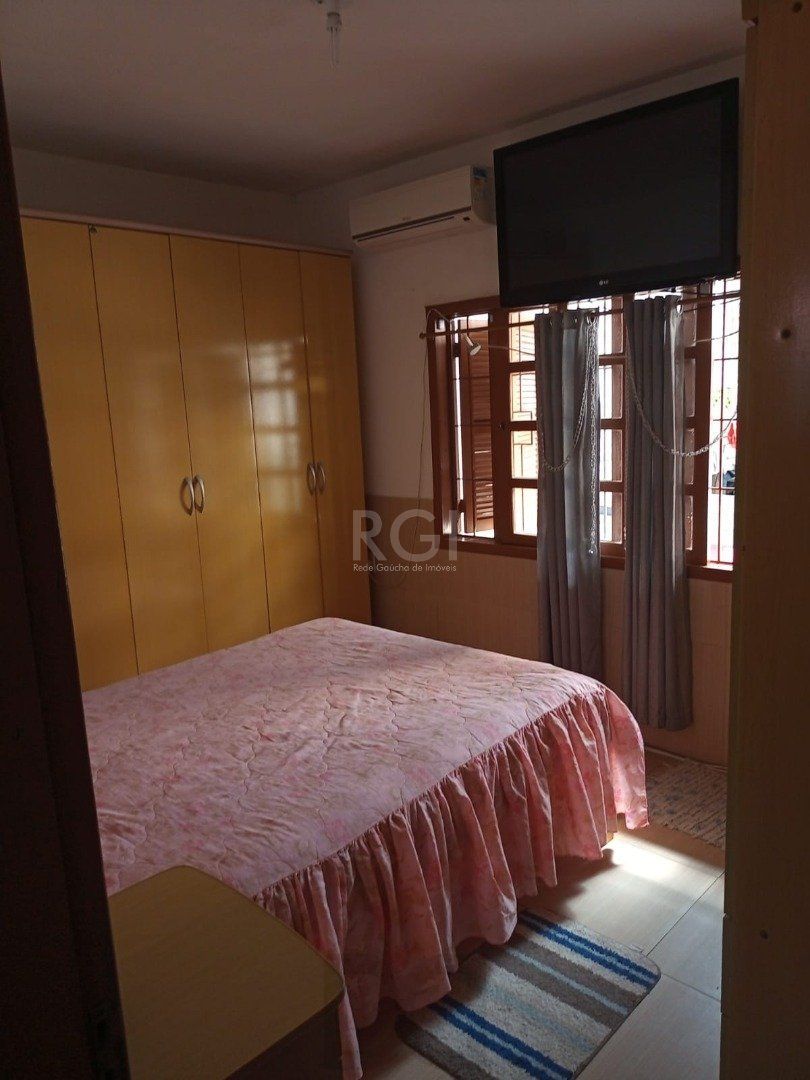 Casa para Venda - 180m², 3 dormitórios, sendo 1 suites, 2 vagas - Vila Nova — foto 4