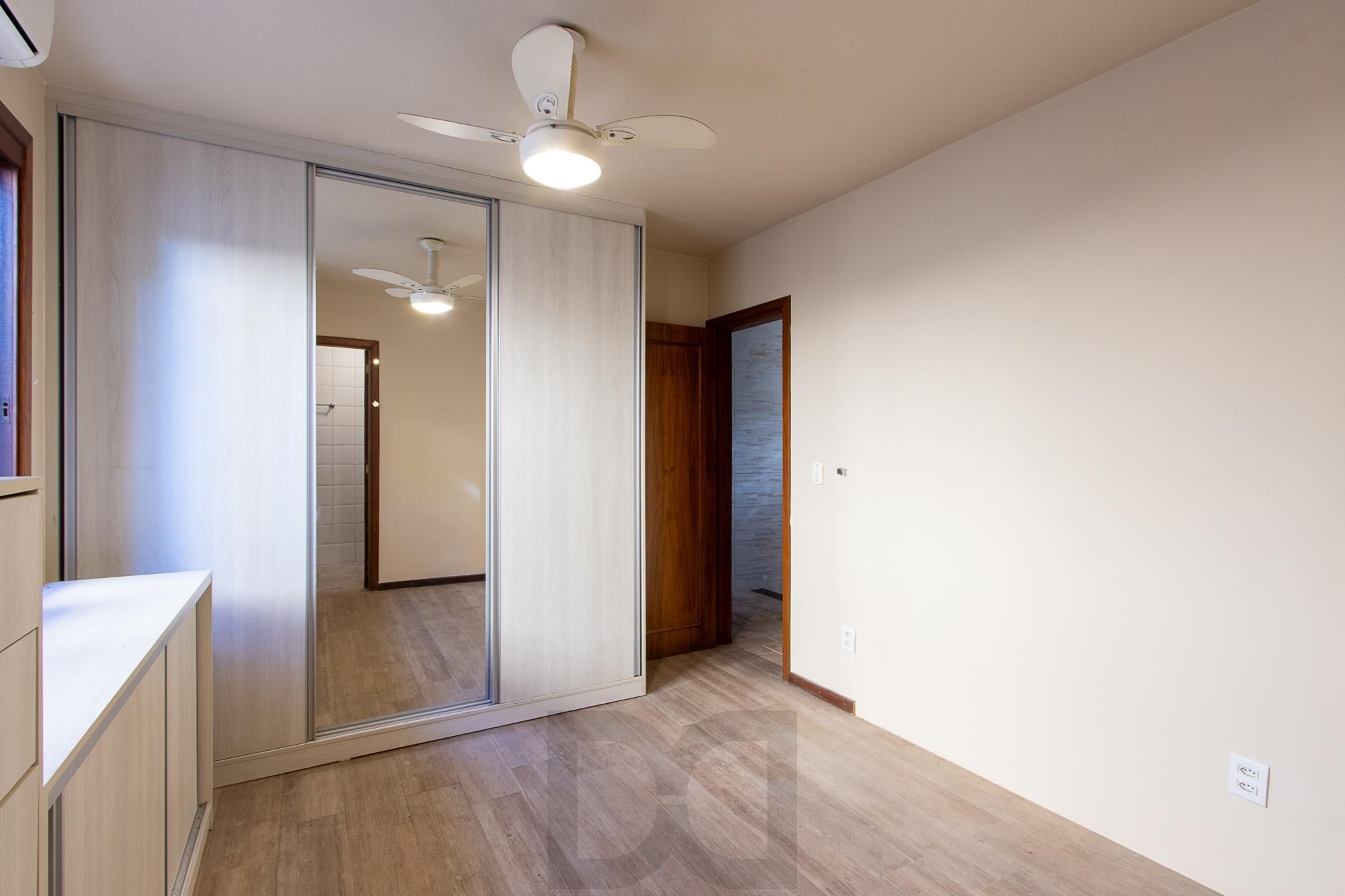 Casa 3 dormitórios, 1 suíte, 2 vagas - Bairro Camaquã — foto 32