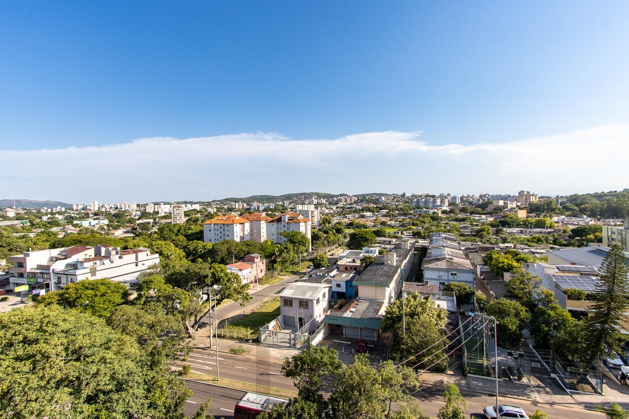 Lindo apartamento locado, mobiliado, andar alto com vista para o Rio, 2 quartos - Bairro Cristal — foto 12
