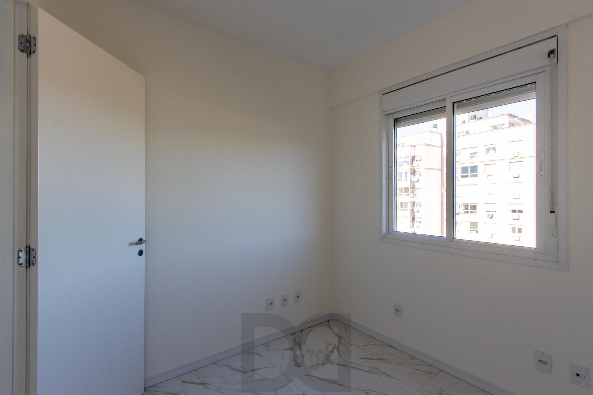Apto com 3 dormitórios suíte e box coberto ( nunca habitado e reformado ) — foto 13