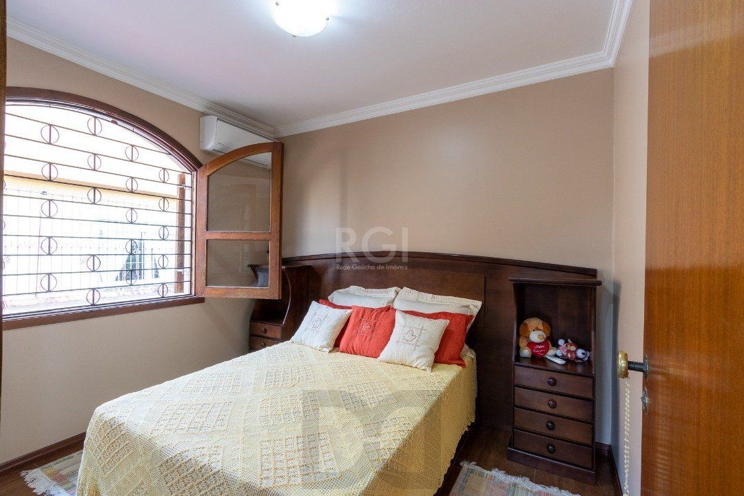 Casa para Venda - 232.5m², 3 dormitórios, sendo 1 suites, 4 vagas - Nonoai — foto 46
