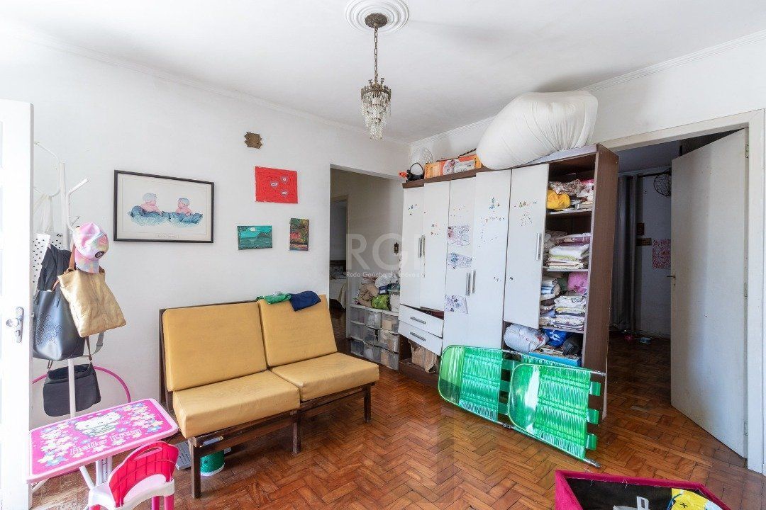 Casa para Venda - 280m², 3 dormitórios, sendo 1 suites, 2 vagas - Nonoai — foto 35