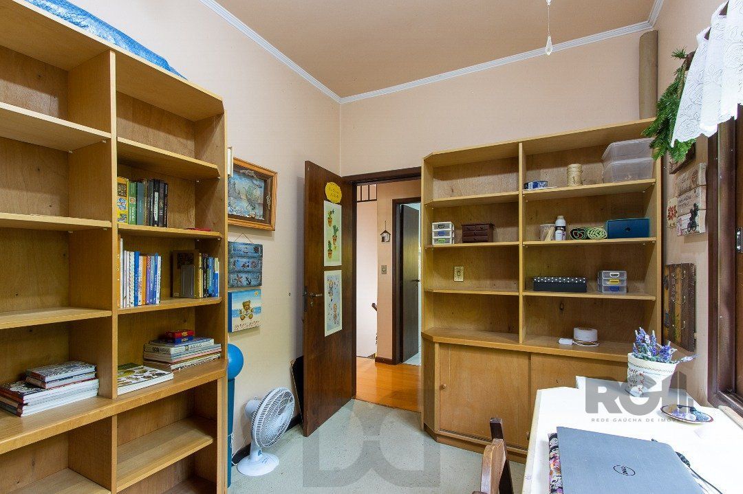 Casa para Venda - 300m², 3 dormitórios, sendo 1 suites, 4 vagas - Nonoai — foto 48