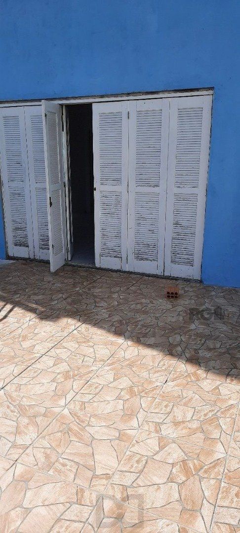 Oportunidade Imperdível: Prédio com 4 Apartamentos, Pátio e 2 Vagas de Garagem — foto 1