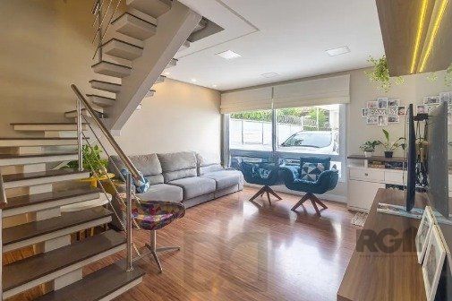Casa impecável e mobiliada, com 3 niveis, possui 3 dormitórios sendo 1 suíte, 4 banheiros — foto 5
