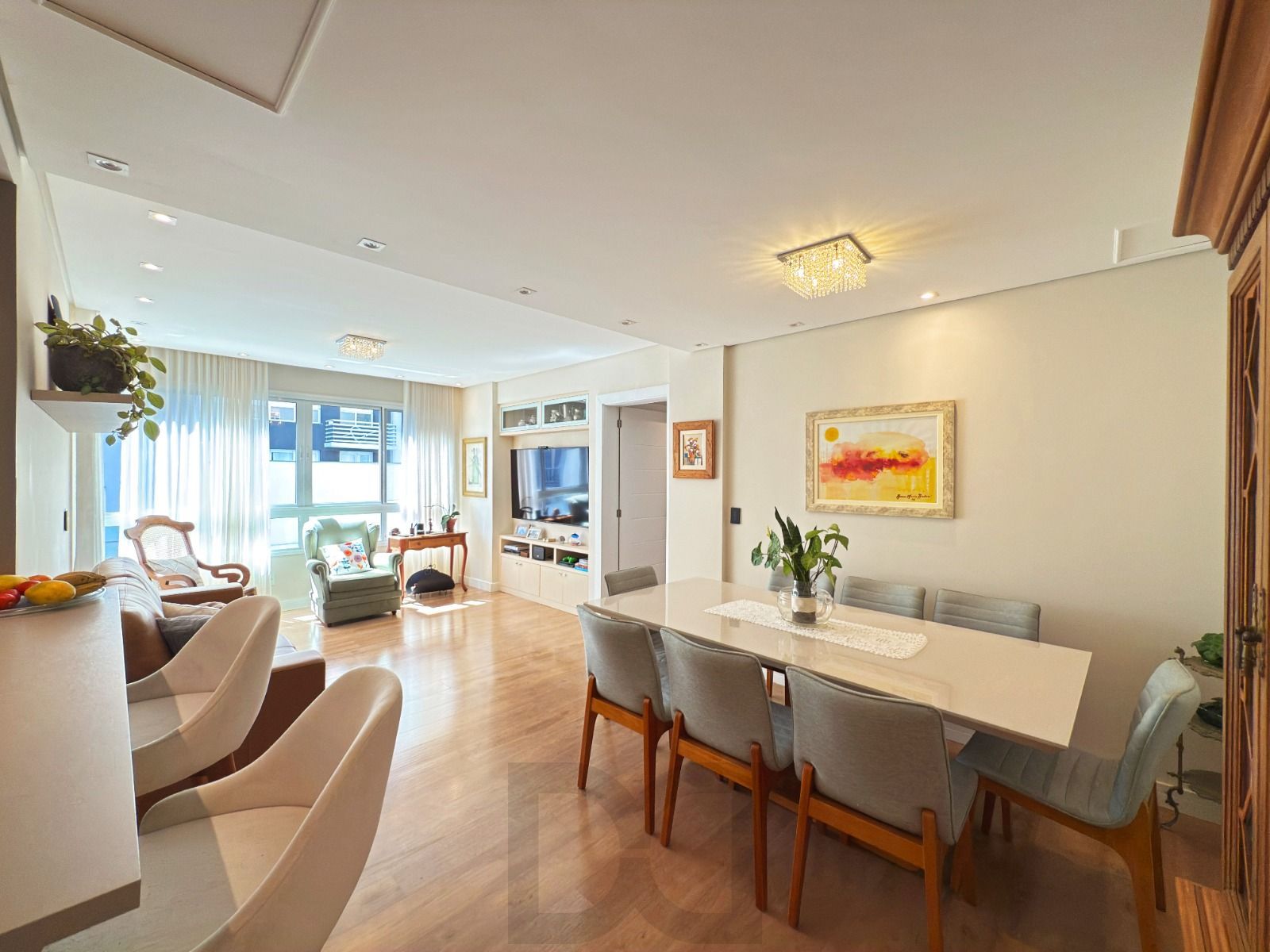 Excelente apartamento de 3 dormitórios, 1 suíte e 2 vagas de garagem. — foto 2