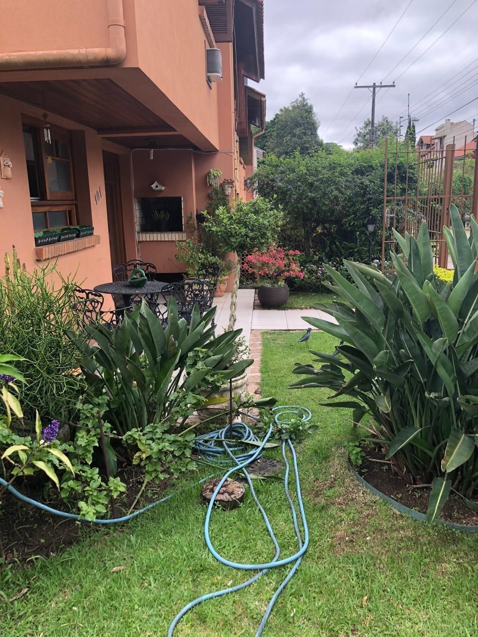 Casa de condomínio, 3 quartos, 1 suíte, 1 vaga coberta, no bairro Espirito Santo. — foto 2
