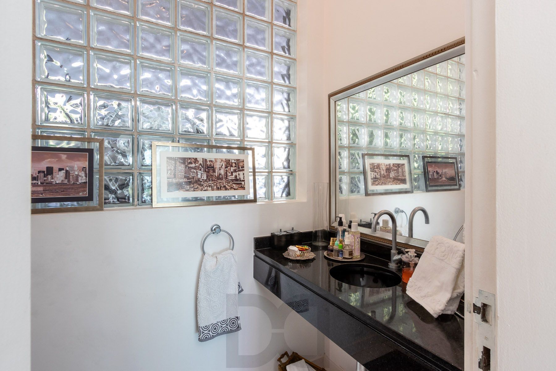 Casa para Venda - 470m², 3 dormitórios, sendo 1 suites, 6 vagas - Nonoai — foto 7