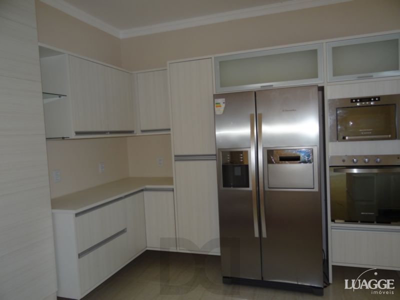 Casa para Venda - 305m², 3 dormitórios, sendo 3 suites, 4 vagas - Nonoai — foto 18