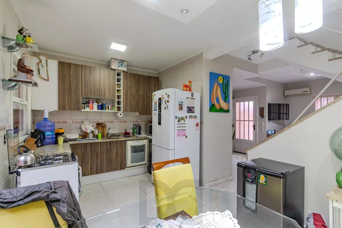 Casa de condomínio, 3 dormitórios, 1 suíte e 2 vagas cobertas no bairro Teresópolis. — foto 6