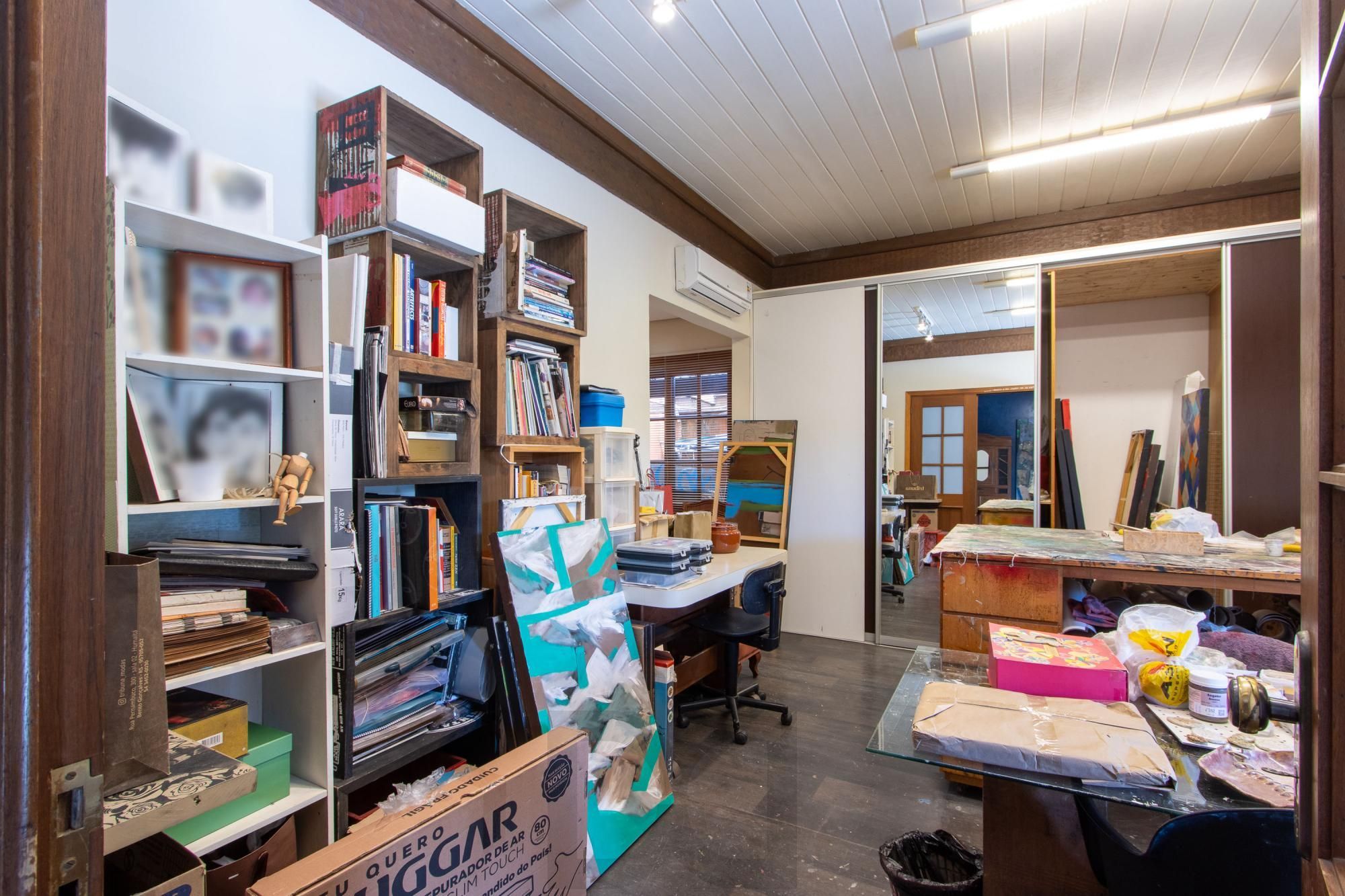 Atelier ou suite 1, enorme, no térreo.