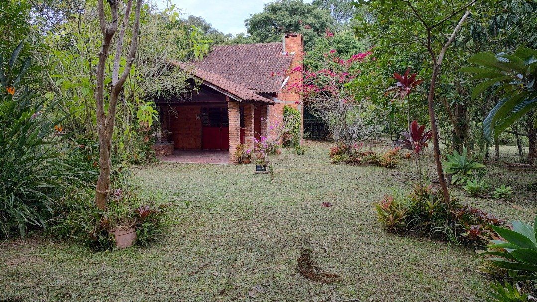 Sito à venda no Lami, com casa com quartos, 1 banheiro e piscina — foto 1