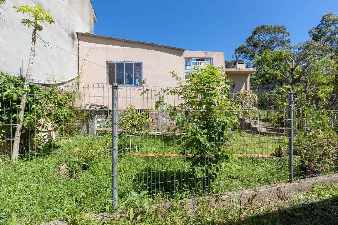 Casa para Venda - 370m², 4 dormitórios, sendo 1 suites, 6 vagas - Lomba do Pinheiro — foto 18