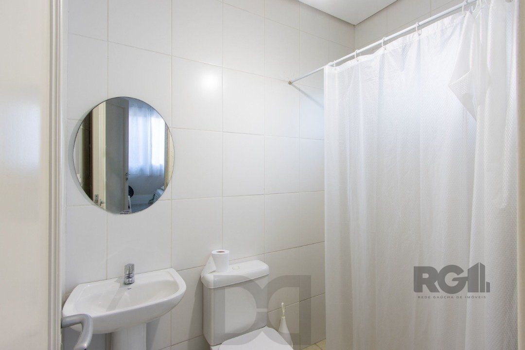 Excelente residência no Condomínio Terra Ville com aproximadamente 474,74m² privativos. — foto 31