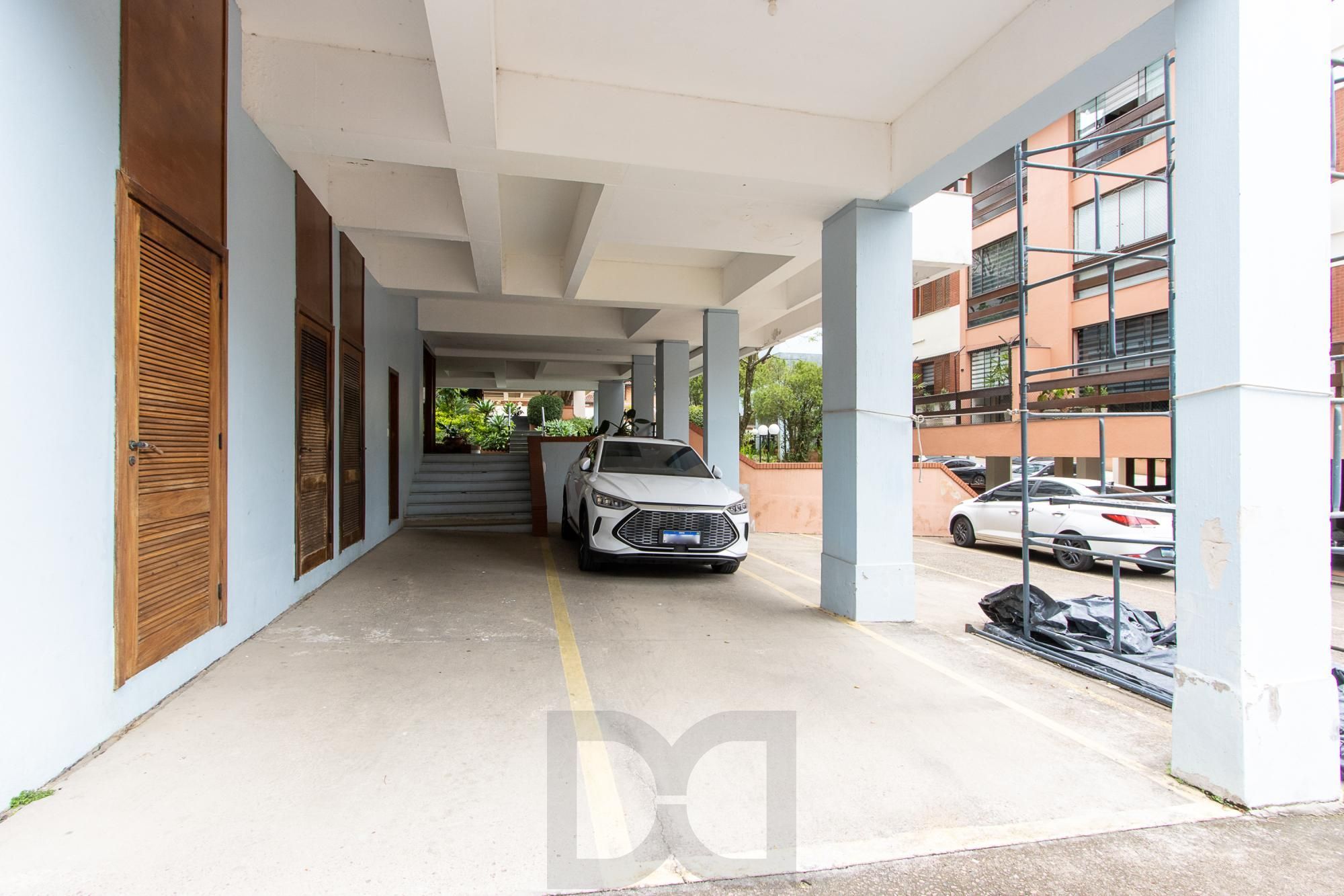Apartamento de 3 dormitórios, 1 suíte e 3 vagas no bairro Ipanema. — foto 32