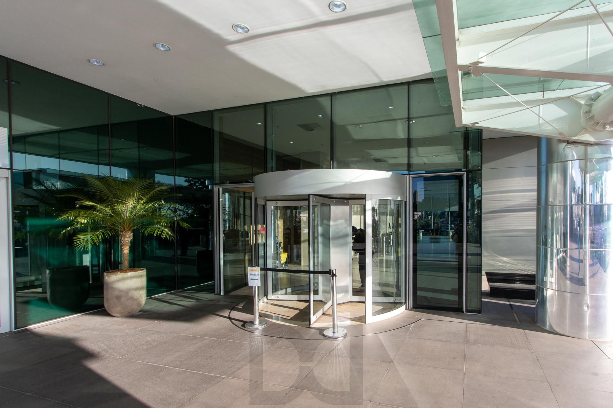 Sala Comercial no Ed. Cristal Tower junto ao Barra Shopping no Bairro Cristal — foto 13