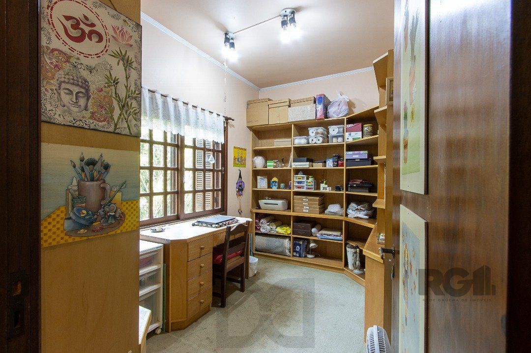 Casa para Venda - 300m², 3 dormitórios, sendo 1 suites, 4 vagas - Nonoai — foto 47