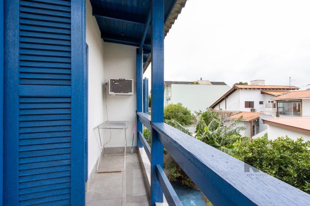 Casa térrea, 3 quartos, edícula, com 2 suites, pátio - Bairro Guarujá — foto 53