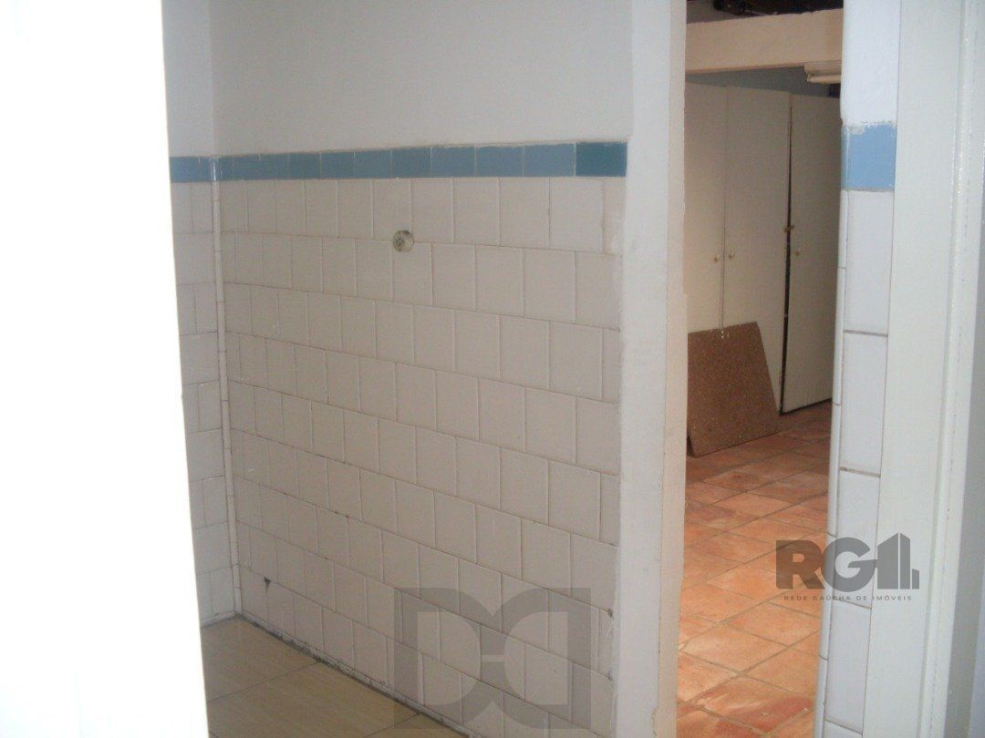 Casa comercial térrea na Av. Aparício Borges - Bairro Teresópolis — foto 17