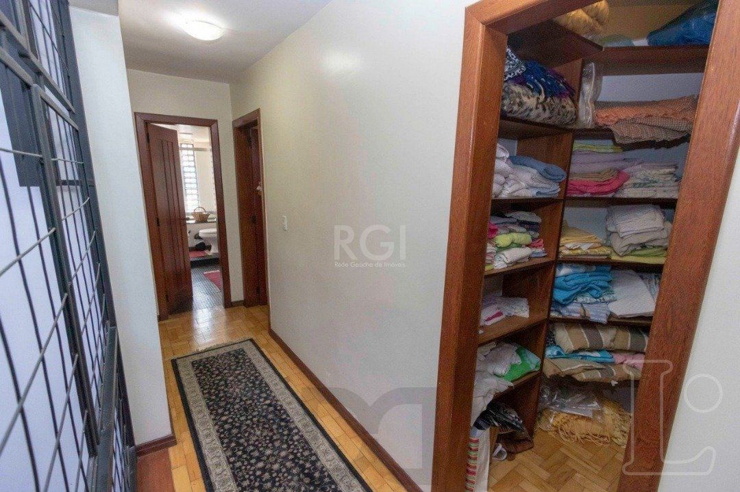 Casa para Venda - 349m², 4 dormitórios, sendo 1 suites, 3 vagas - Tristeza — foto 22