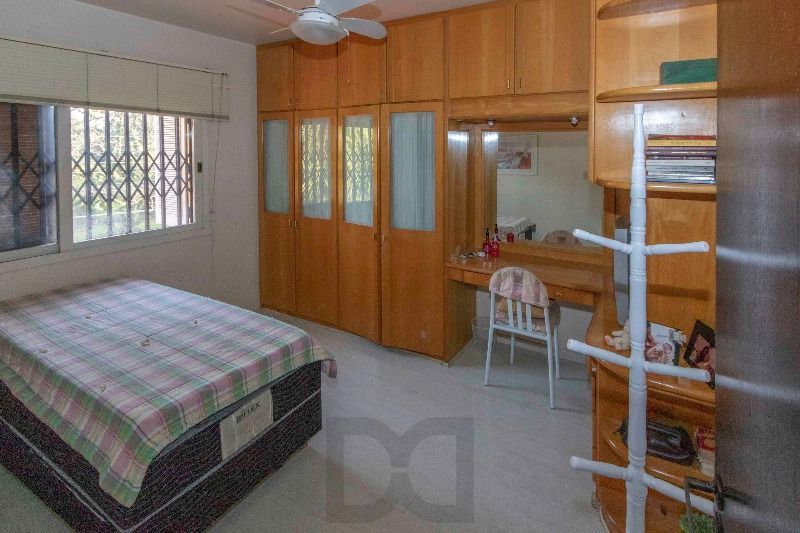 Casa para Venda - 420m², 5 dormitórios, sendo 2 suites, 6 vagas - Nonoai — foto 16