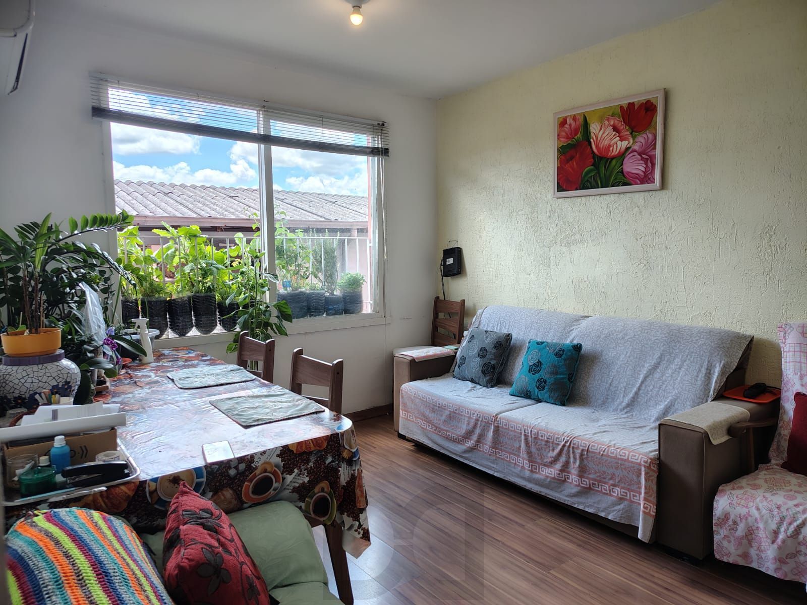 Apartamento de 2 dormitórios, 2 banheiros e 1 vaga no bairro Cristal. — foto 4