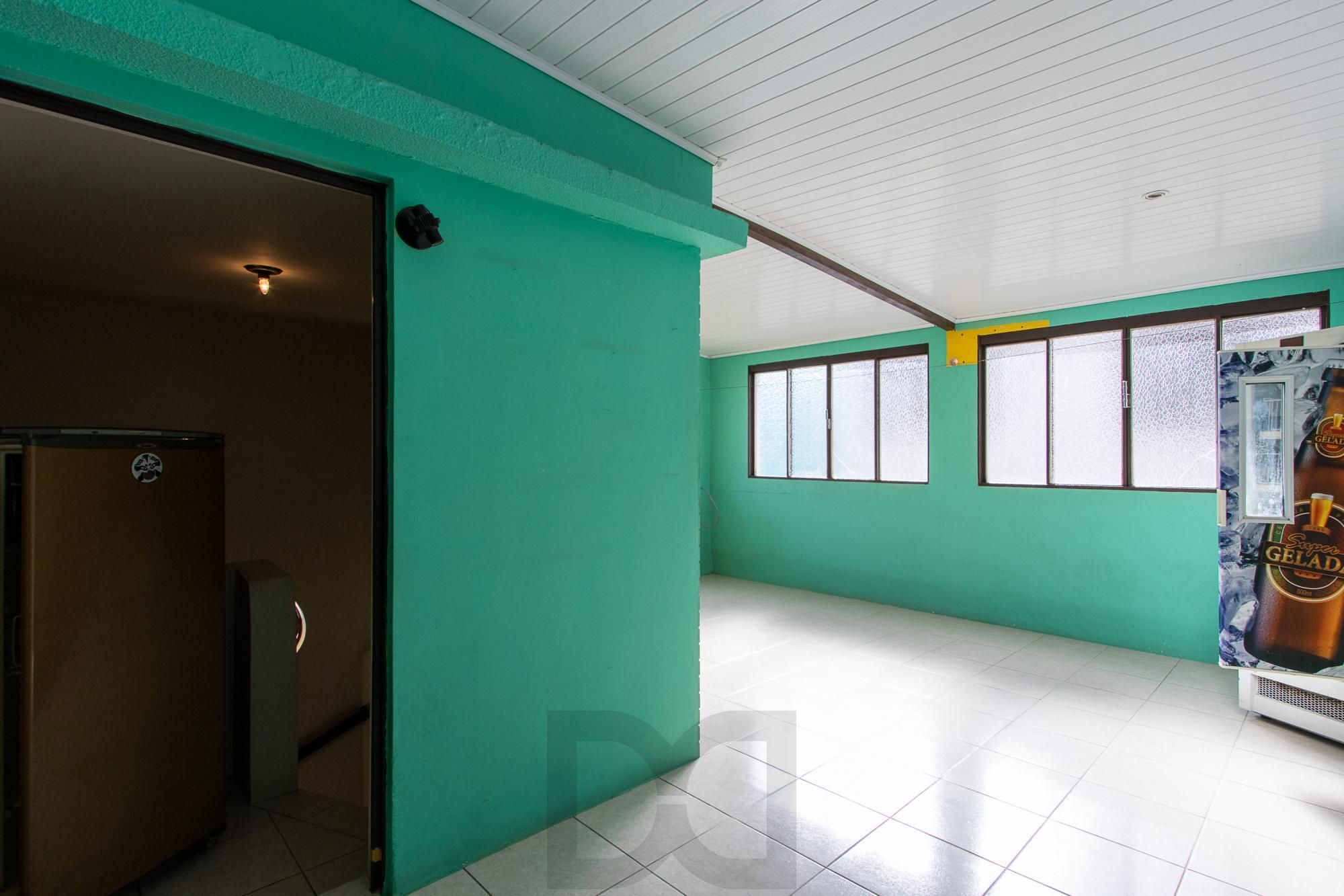 Casa de condomínio, 3 dormitórios, 1 suíte, 1 vaga coberta, no bairro Cristal. — foto 27