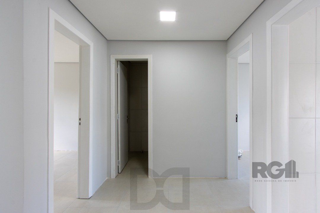 Casa no Bairro Hípica, 100% reformada, 2 dormitórios, 1 vaga de garagem. — foto 18