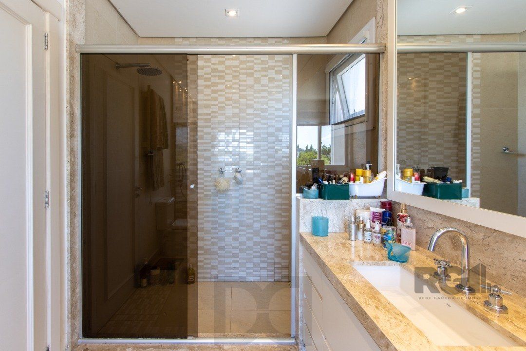 Excelente residência no Condomínio Terra Ville com aproximadamente 474,74m² privativos. — foto 62