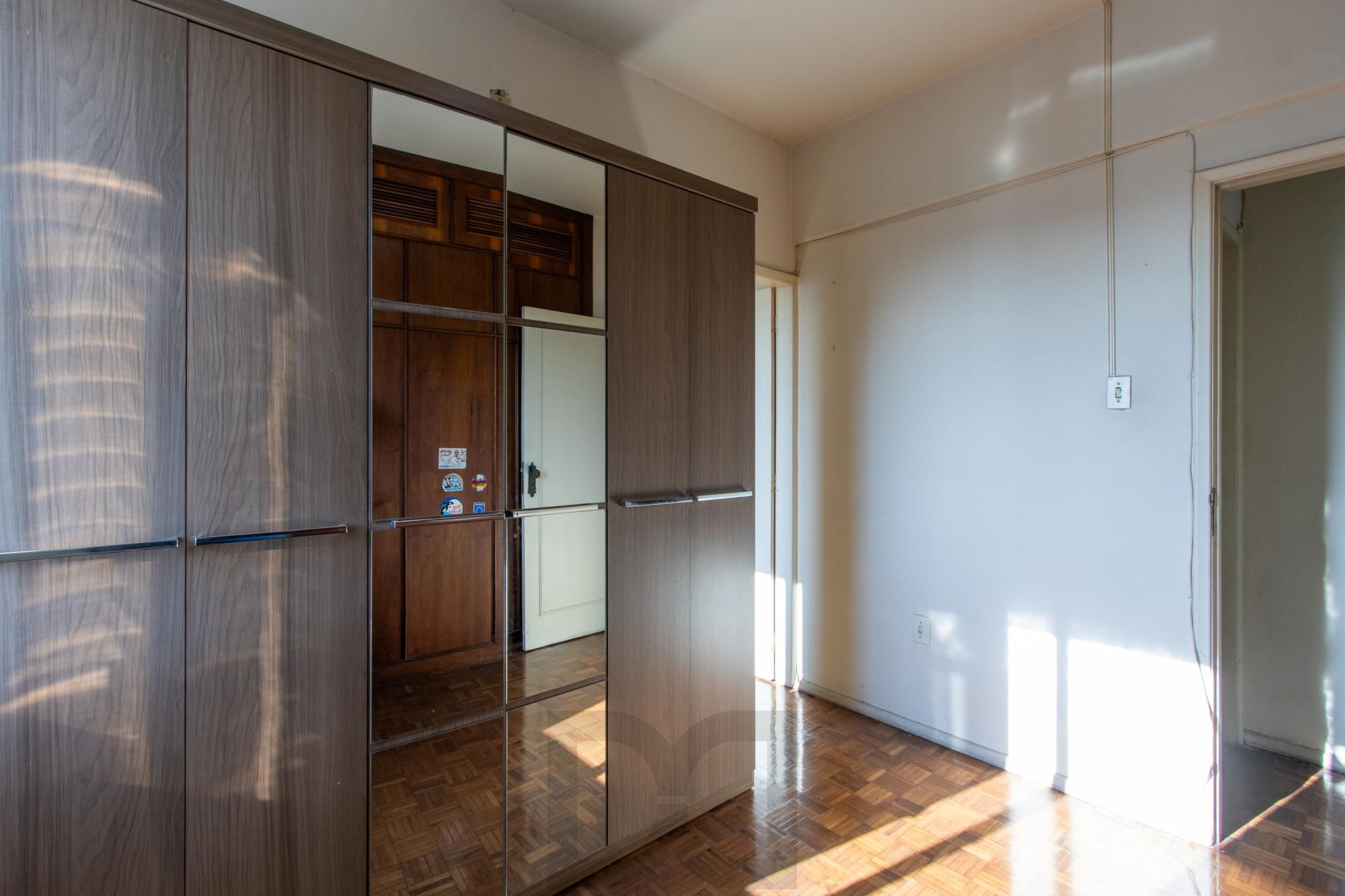 Apartamento Semimobiliado DESOCUPADO de 3 Quartos na Duque de Caxias, Centro Histórico de Porto Alegre — foto 18