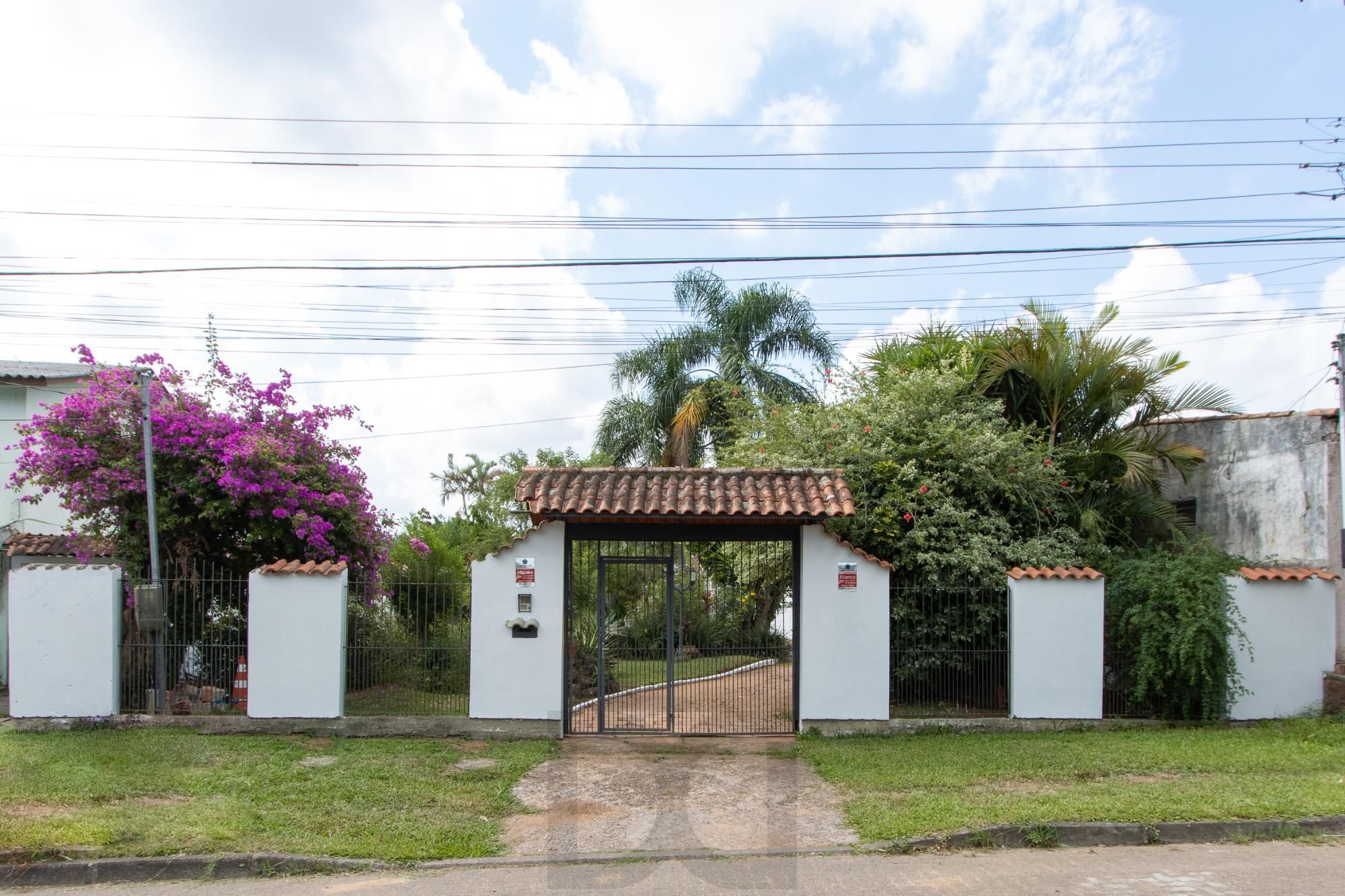 Casa em Vila Nova, Porto Alegre! Com 160m² de área privativa e um total de 899m² — foto 1