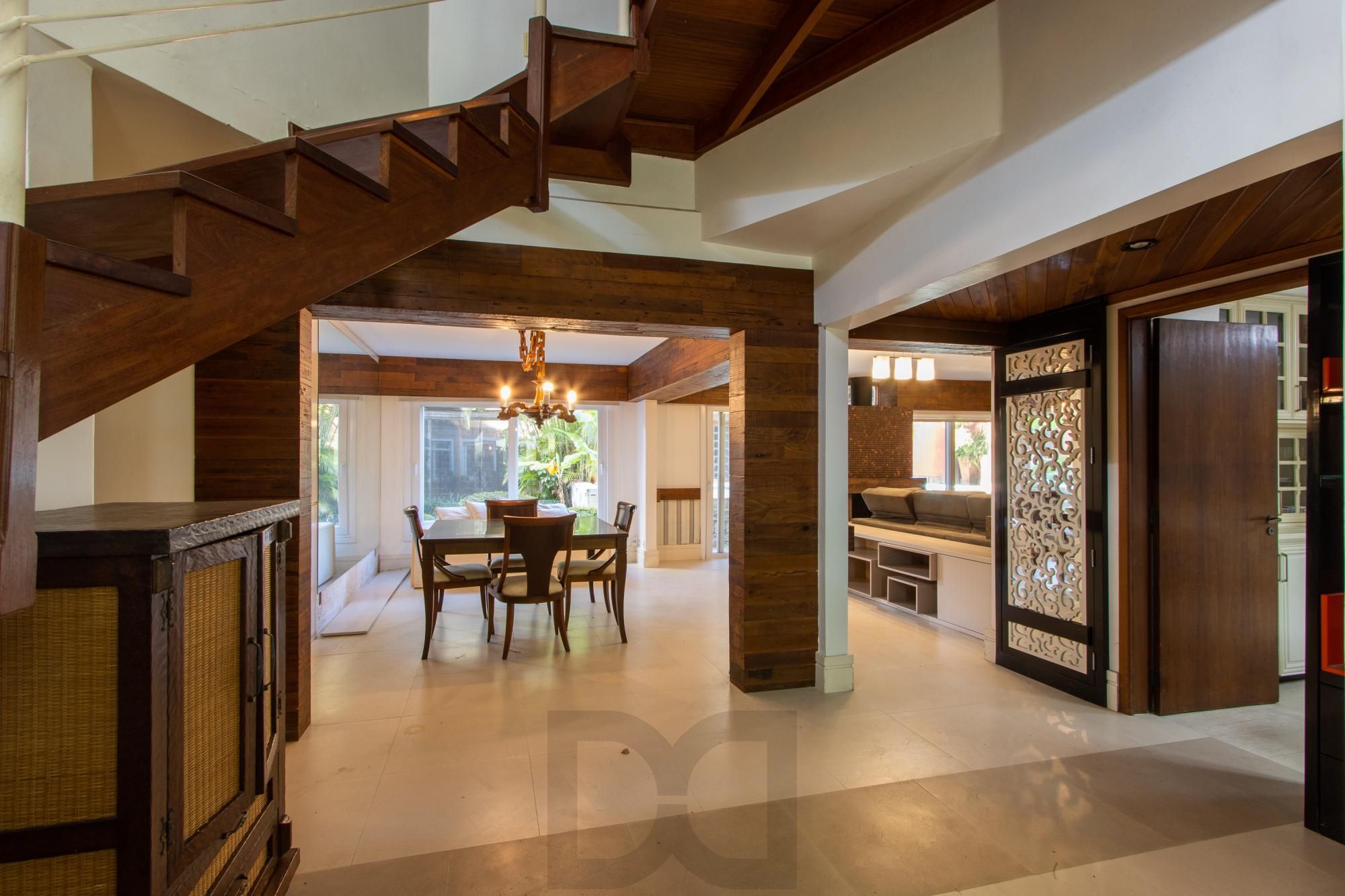 Excelente Casa em Condominio Fechado com 440,60m Dormitórios, sendo 2 Suítess — foto 4