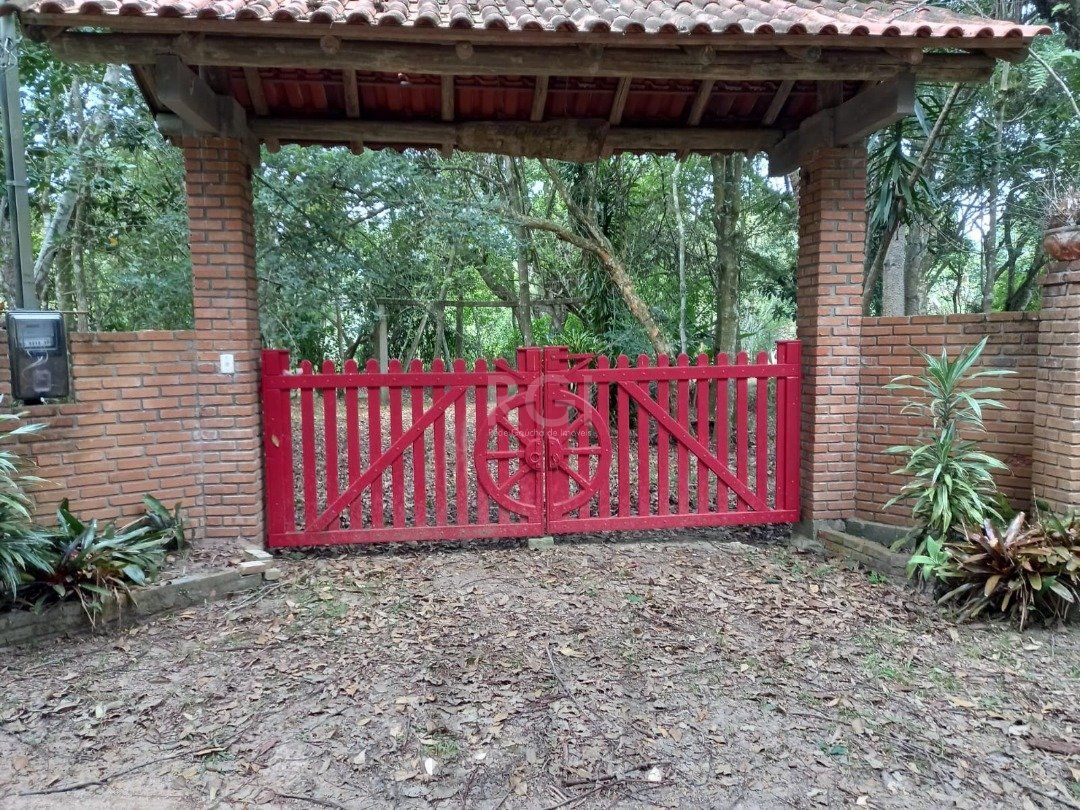 Sito à venda no Lami, com casa com quartos, 1 banheiro e piscina — foto 2