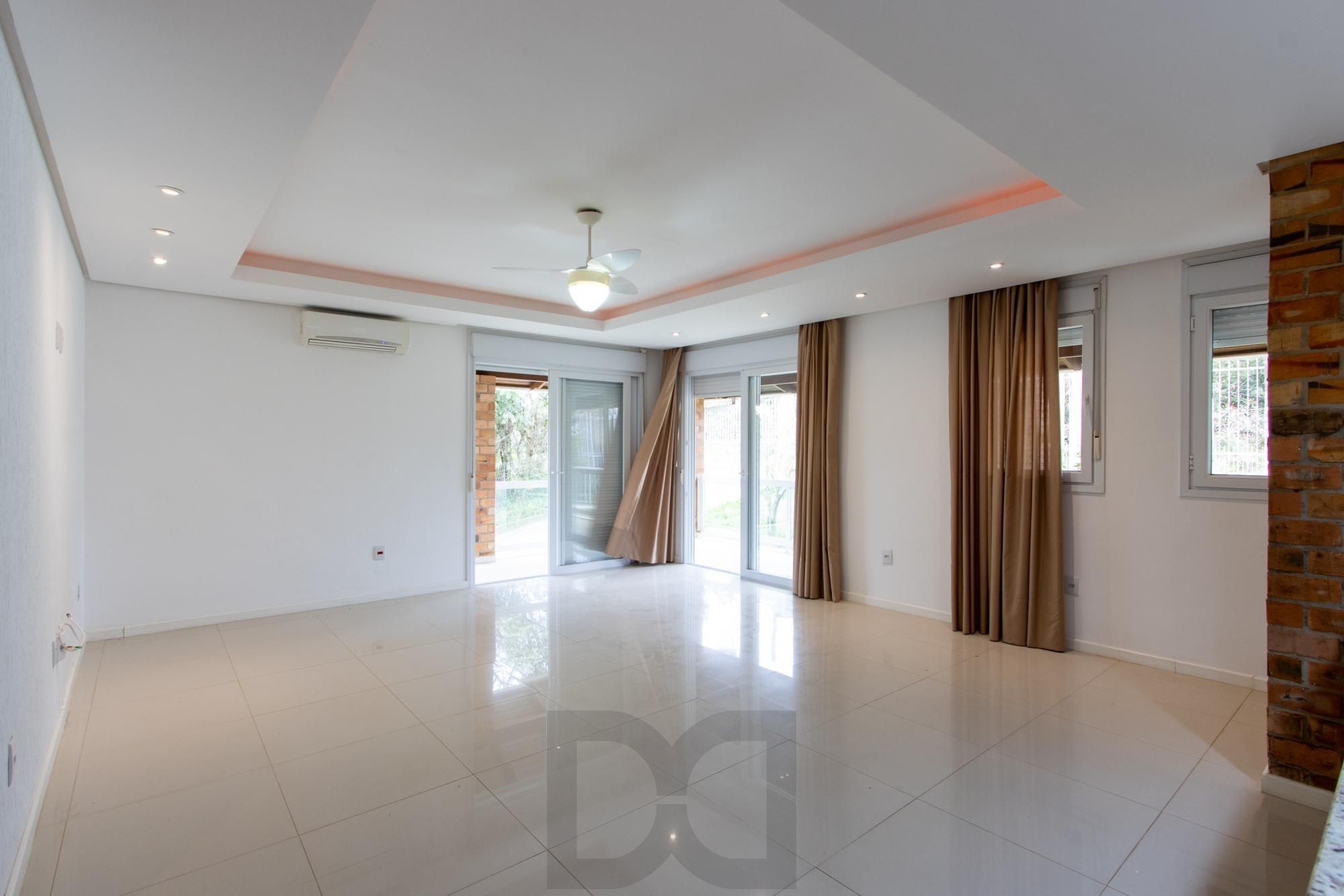 Casa de alvenaria, com 3 dormitórios, 1 suíte, living, cozinha, lavanderia, churrasqueira, banheiro social, pátio e 4 vagas de garagem. — foto 10