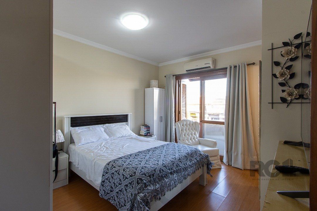 Casa para Venda - 300m², 5 dormitórios, sendo 1 suites, 4 vagas - Portal do Guarujá — foto 36
