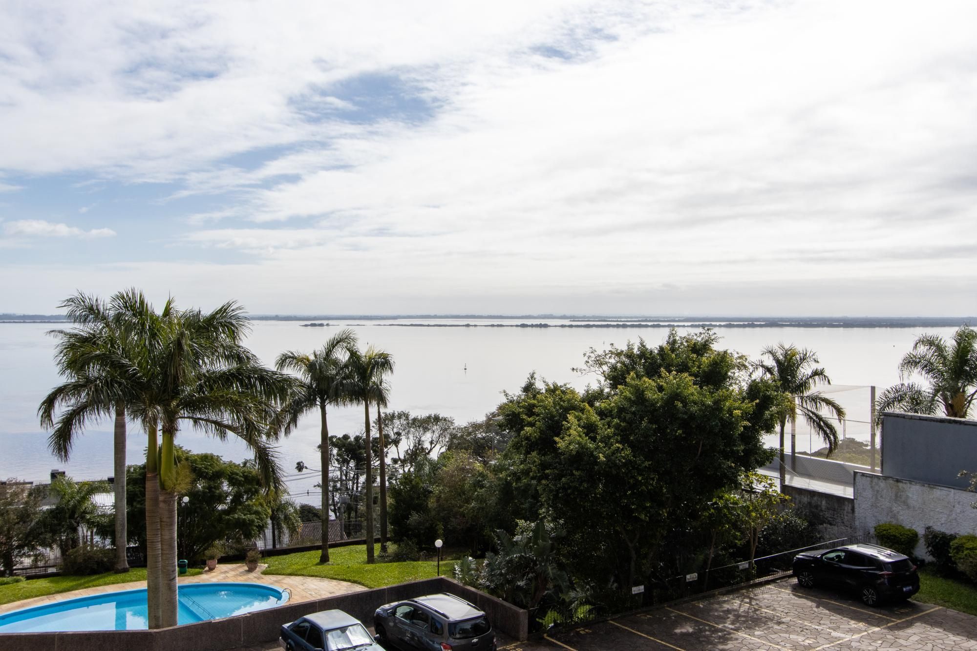 Casa com piscina Bairro Cristal — foto 1
