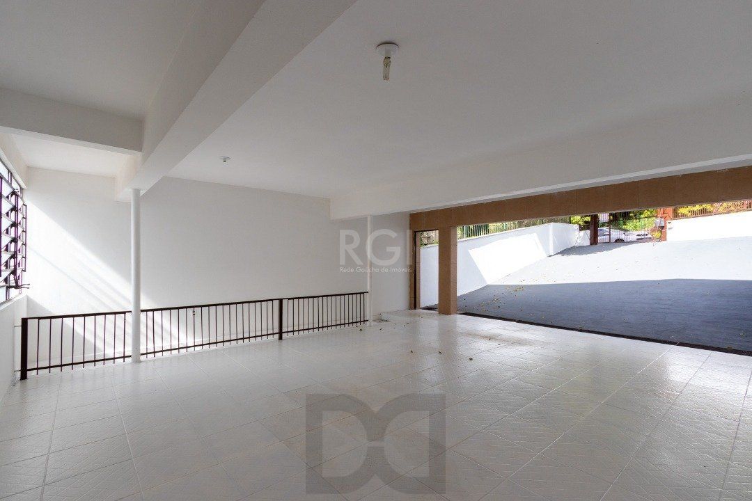 Casa para Venda - 454.7m², 5 dormitórios, sendo 1 suites, 8 vagas - Teresópolis — foto 34