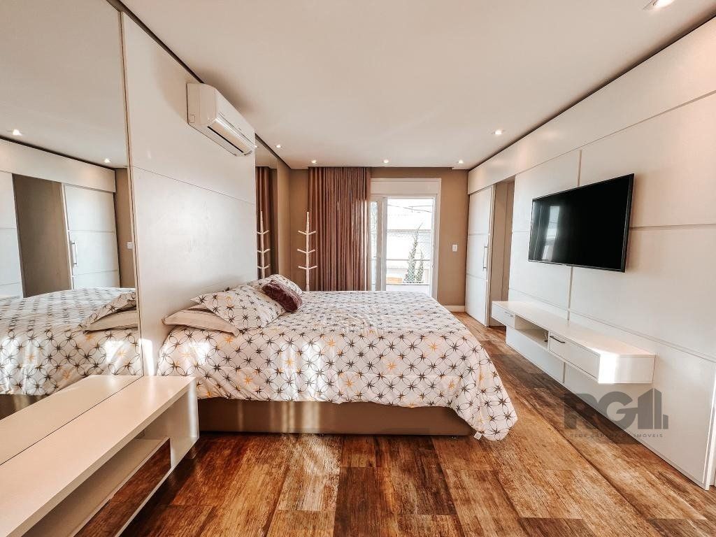 Excelente residência com aproximadamente 242m² privativos, — foto 28