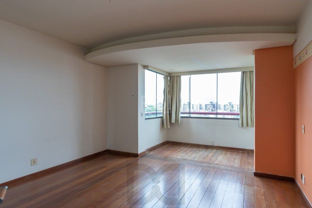 Cobertura para Venda - 302m², 4 dormitórios, sendo 1 suites, 3 vagas - Menino Deus — foto 18