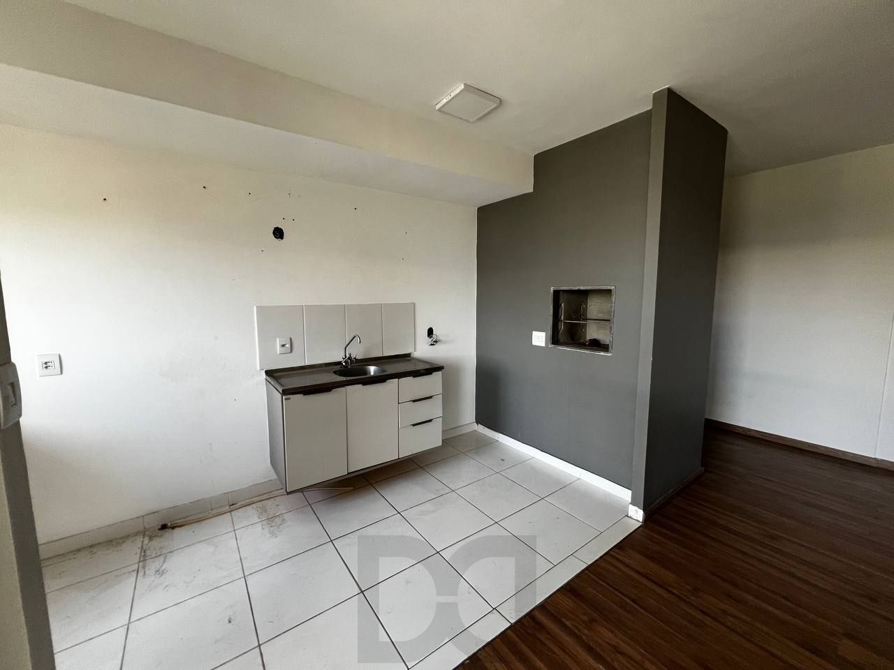 Apartamento de 3 dormitórios transformado em 2, 1 suíte e living com churrasqueira. — foto 10